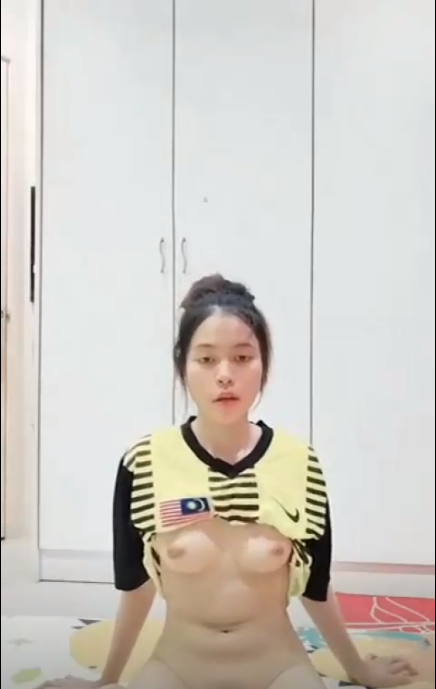 gak ada kontol lipstik pun jadi