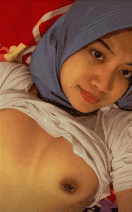 hijab pentil di tindik lagi sange