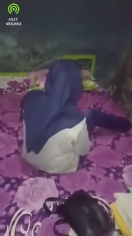 ABG SMA Open BO jilbab Indonesia