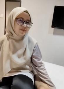 Guru Jilbab Coklat Pantatnya Besar